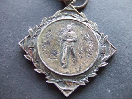 R.K. kring Gooi en Eemland 1935 wandeltocht oude medaille